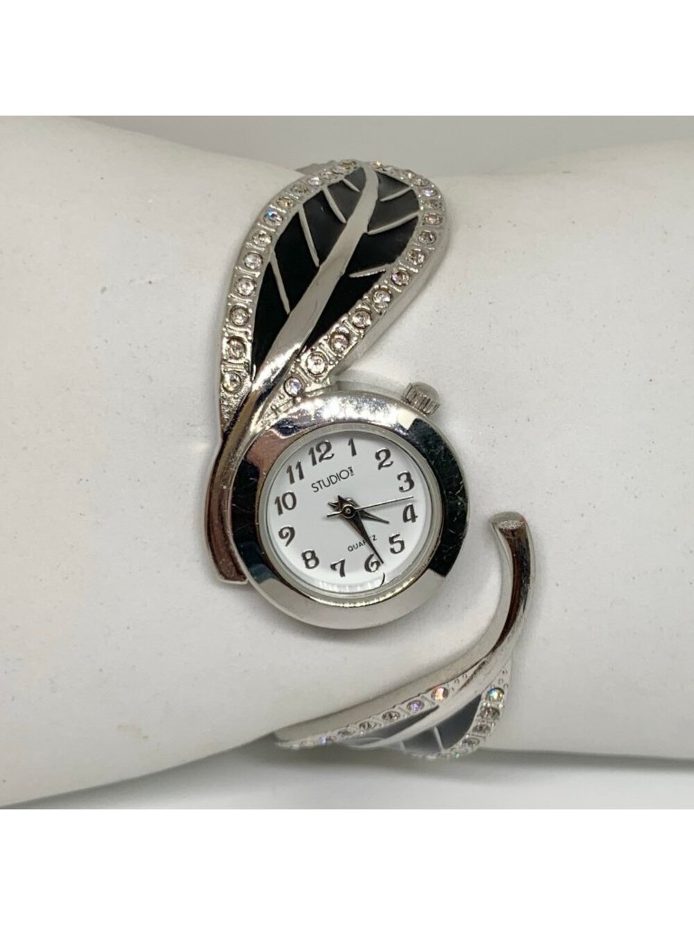 Studio Watch Women 22mm Silver Tone black Leaf Hinged Cuff bracelet 6.5” running